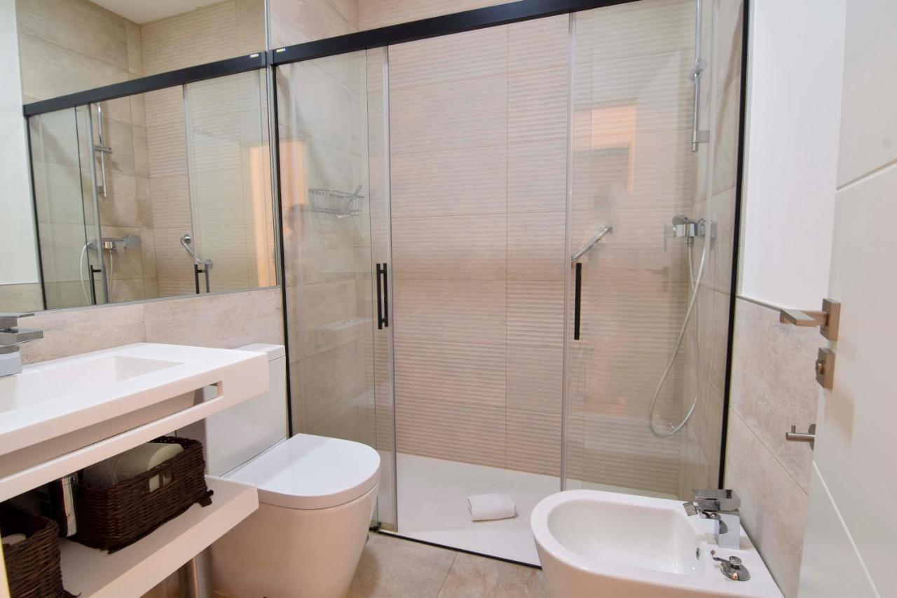 Letmalaga Plaza Del Teatro Premium Apartman Kültér fotó